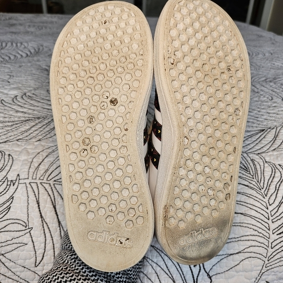 VGUC Adidas Disney Grand Court Mickey Mouse Velcro Sneakers Kids 2 - Picture 15 of 16